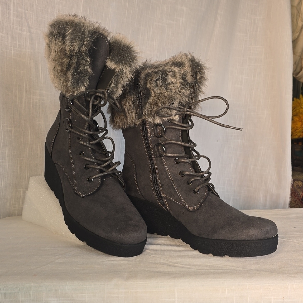Women's Gray Fur-Lined Boots size 10M